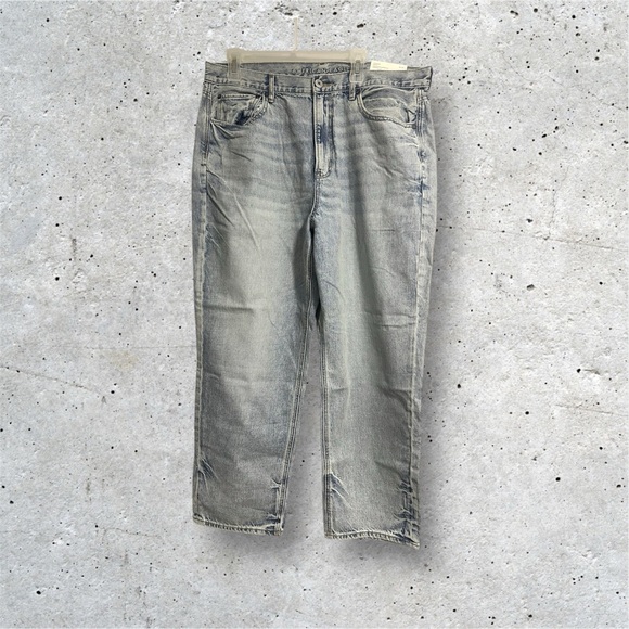 American eagle women’s Light Wash Jeans - Picture 1 of 4